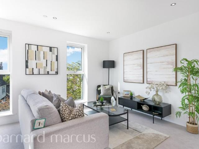 Flat for sale in London Borough of Croydon, Greater London