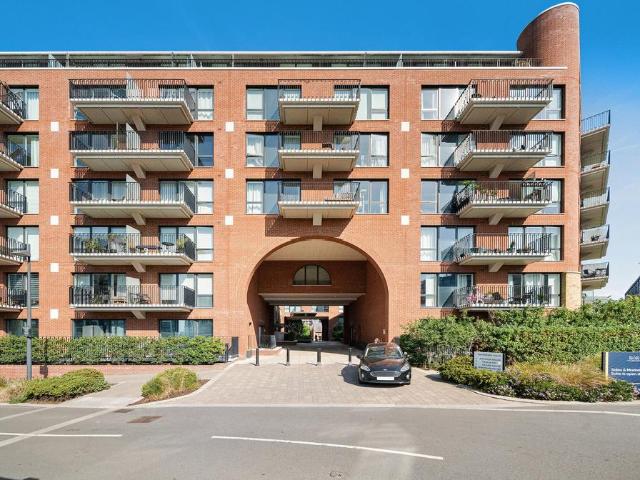 Flat for sale in Callis Yard, Greater London