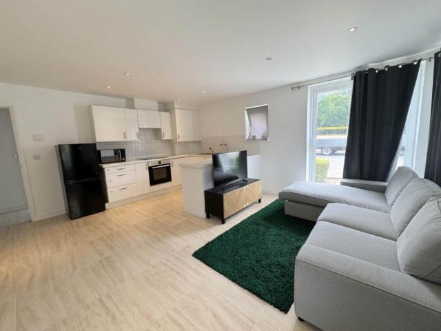 Flat for sale in Elstree and Borehamwood, Borehamwood