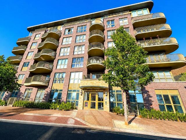 Flat for sale in Kidbrooke, Greater London