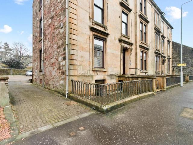 Flat for sale in Greenock, Scotland