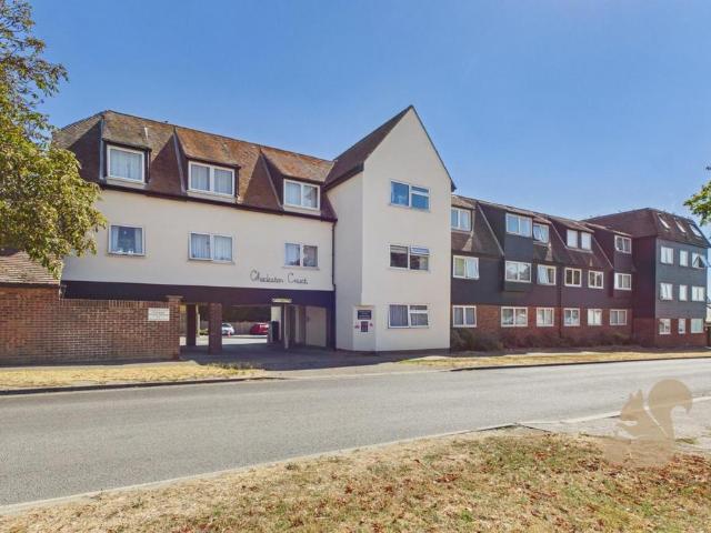 Flat for sale in West Mersea, Colchester