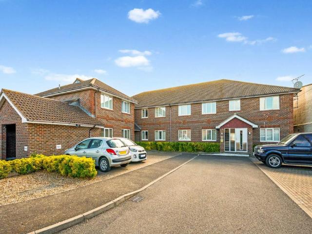 Flat for sale in Littlecote, West Sussex
