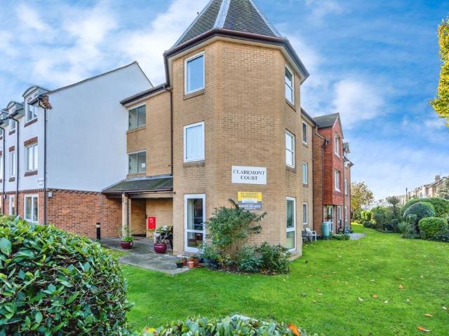 Flat for sale in Clapham, West Sussex