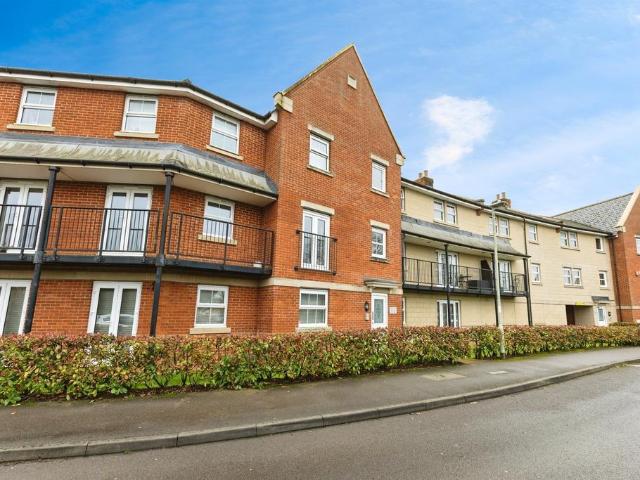 Flat for sale in Shinfield