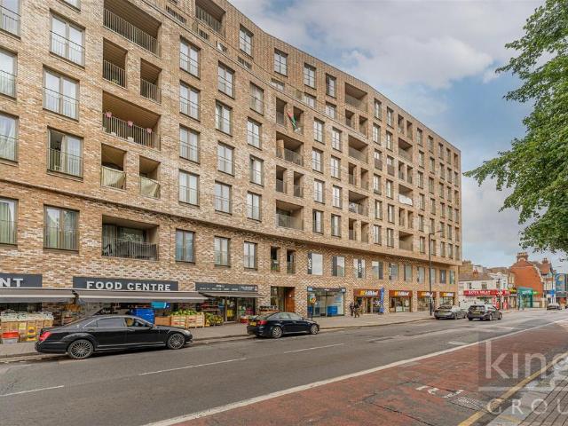 Flat for sale in Upper Edmonton, Cat Hill