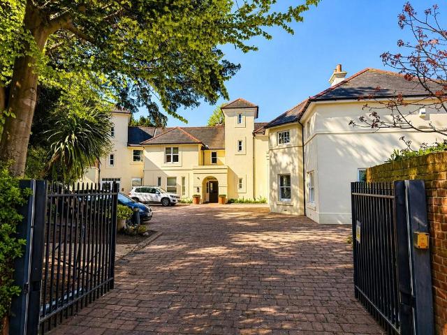 Flat for sale in Longport, The Bridge