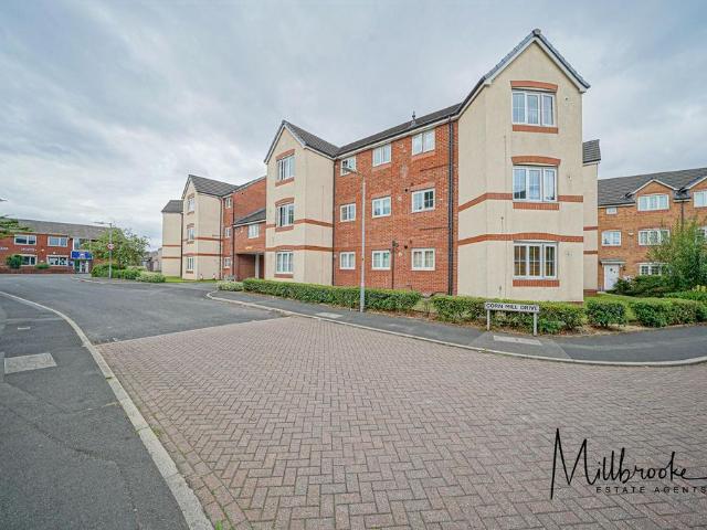 Flat for sale in Lee Bank, Greater Manchester