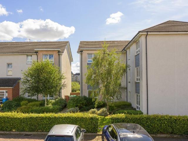 Flat for sale in Duloch, Dunfermline