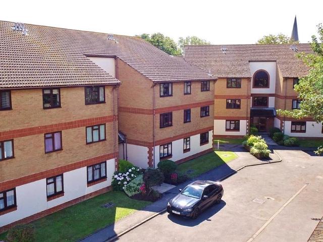 Flat for sale in West Worthing, Worthing