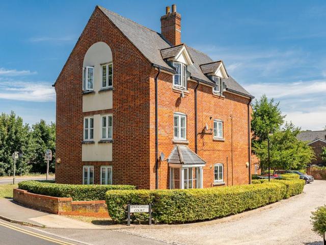Flat for sale in Colliers End, Hertfordshire