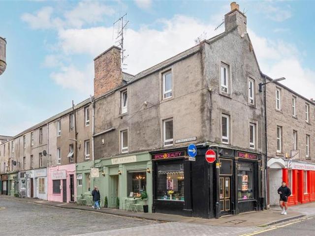 Flat for sale in Craigie, Moneydie