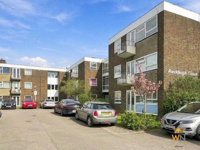 Flat for sale in Shenfield, Brentwood