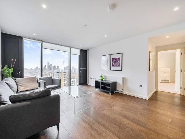 Flat for sale in Elephant and Castle, Greater London