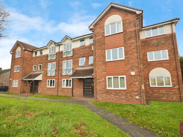 Flat for sale in Prestwich, Bury