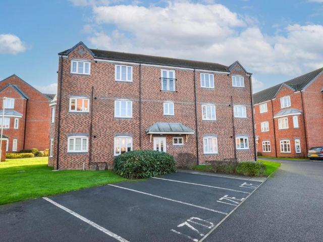 Flat for sale in Grove Hill, Normanby