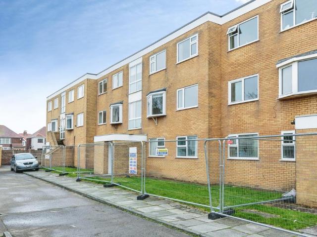 Flat for sale in Squires Gate, Blackpool