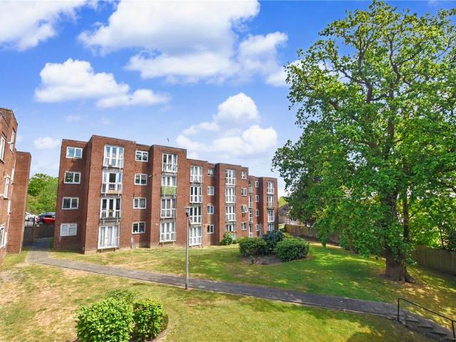 Flat for sale in Bexley, Greater London