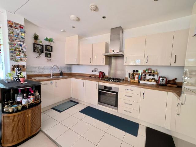 Flat for sale in Reading