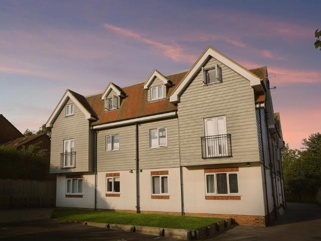 Flat for sale in Broad Oak, The Bridge