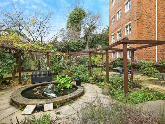 Flat for sale in Luton, Chatham