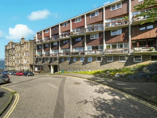 Flat for sale in Trinity, Scotland