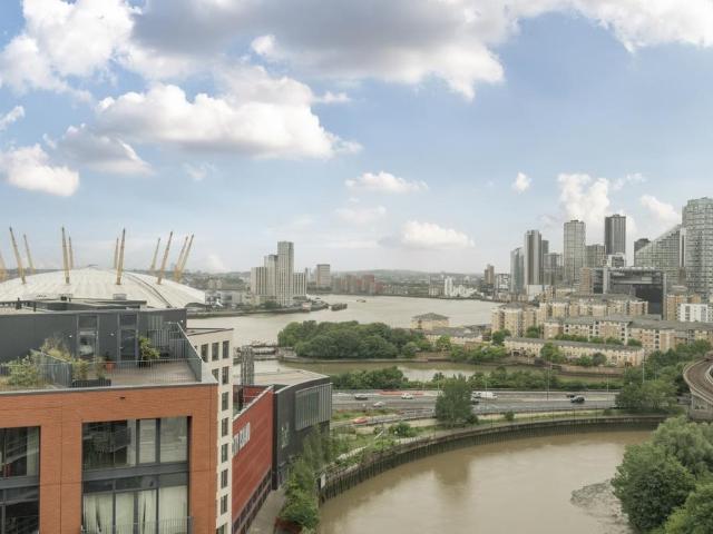 Flat for sale in London City Island, Greater London