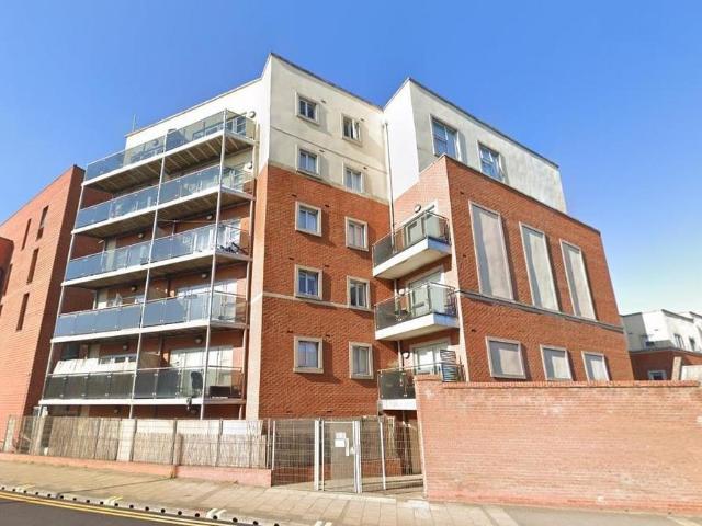 Flat for sale in Wealdstone, Greater London