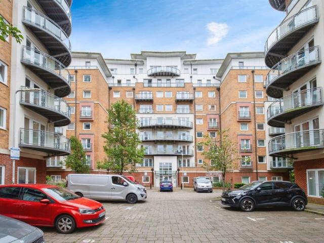 Flat for sale in Priest Down, Hampshire