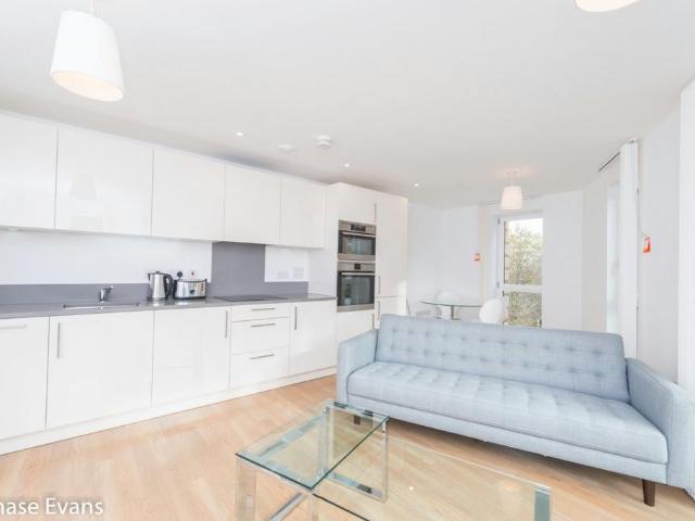 Flat for sale in Bromley-by-Bow, Greater London