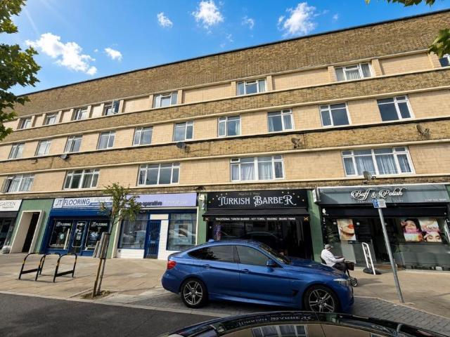 Flat for sale in Hainault, Greater London
