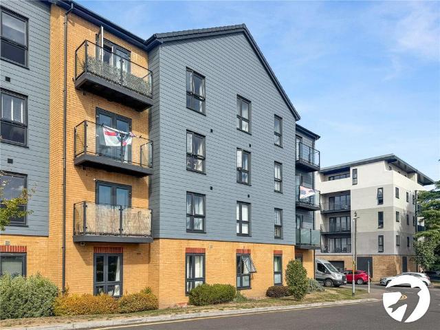 Flat for sale in Grove Park, Swale