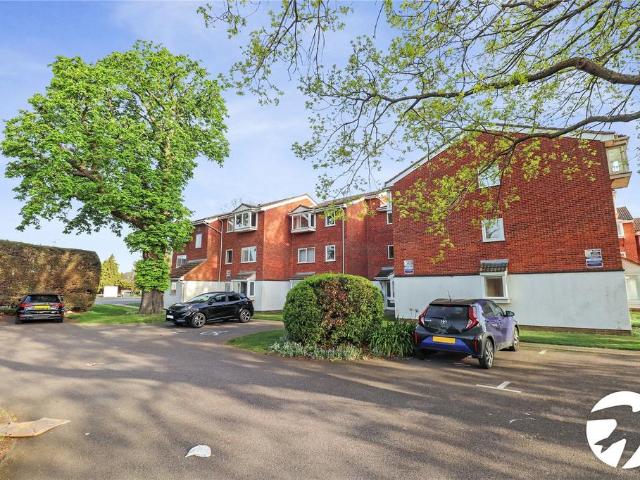 Flat for sale in Belvedere, Greater London
