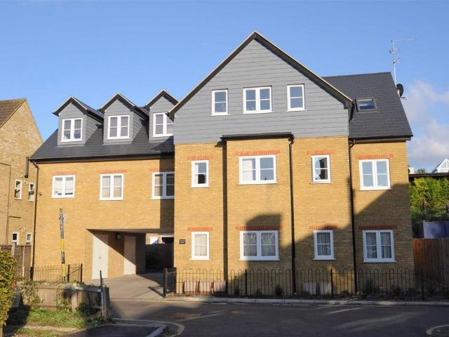 Flat for sale in Broxbourne, Hertfordshire