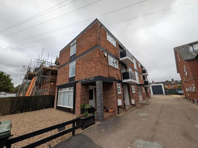 Flat for sale in Eastbridge, Suffolk