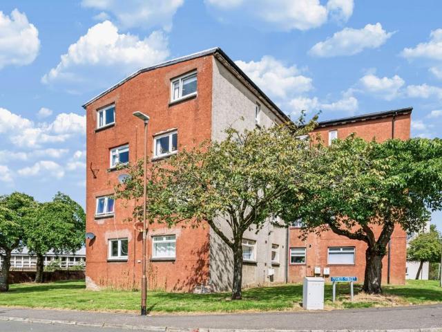 Flat for sale in Bantaskin, Scotland