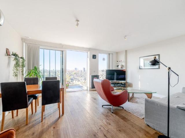 Flat for sale in Fulham Riverside, Isle Of Man