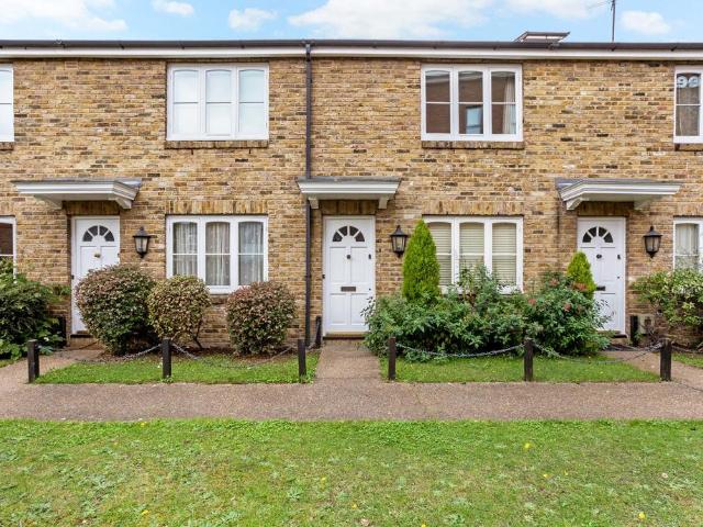 Flat for sale in Greater London