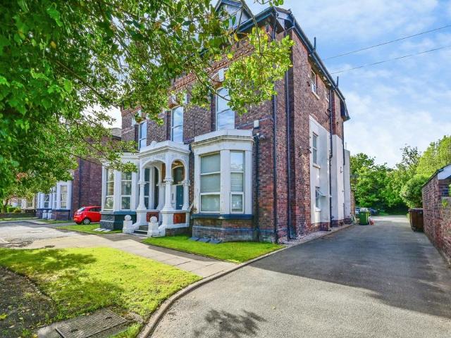 Flat for sale in Waterloo, Great Crosby
