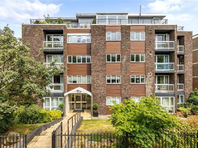 Flat for sale in London Borough of Merton, Raynes Park
