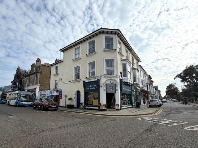 Flat for sale in Middle Deal, Dover