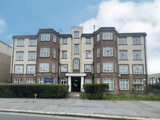 Flat for sale in Croydon, Broad Green