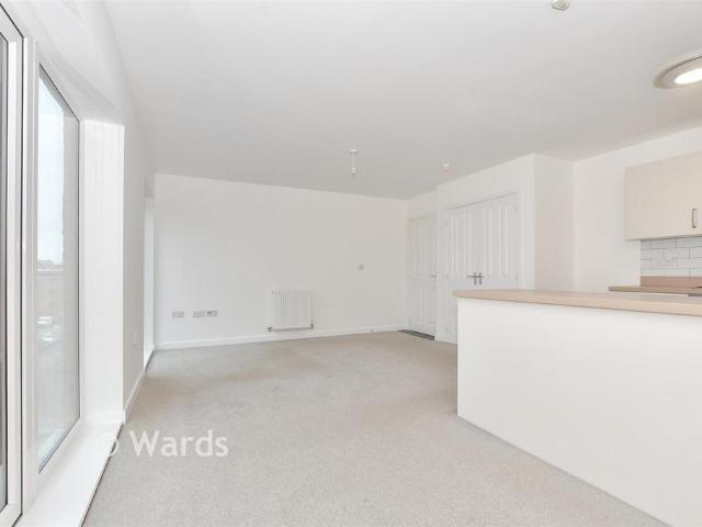 Flat for sale in Repton Manor, Bridgefield