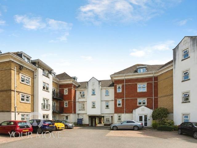 Flat for sale in Monks Orchard, Kent