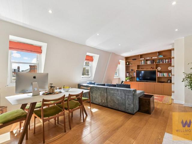 Flat for sale in Brompton, Greater London