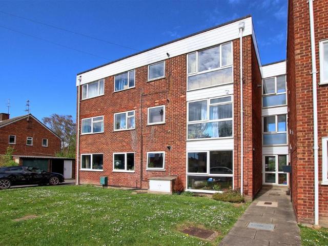 Flat for sale in Barnwell, Arbury