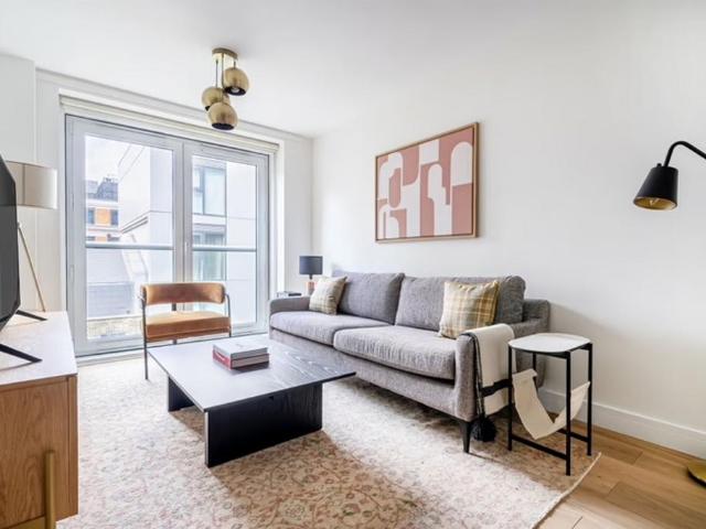 Flat for sale in Finsbury, Greater London