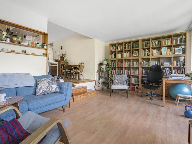 Flat for sale in Crouch End, Greater London