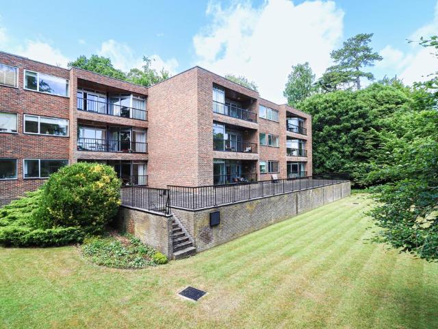 Flat for sale in St Albans, Five Acres