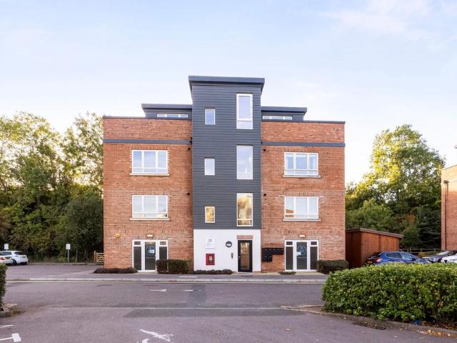 Flat for sale in Merstham, Reigate and Banstead